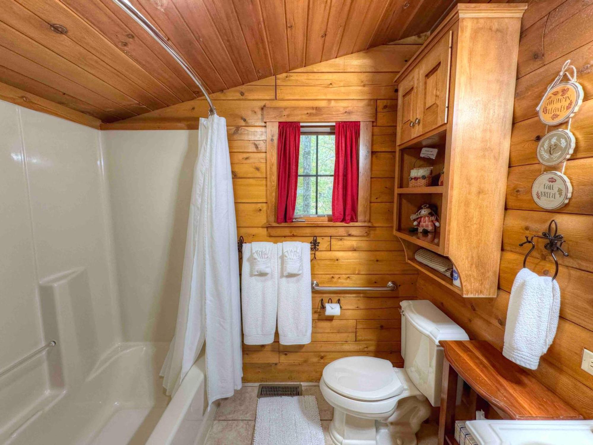 Ferngully Creek Cabins Millersburg Exterior photo