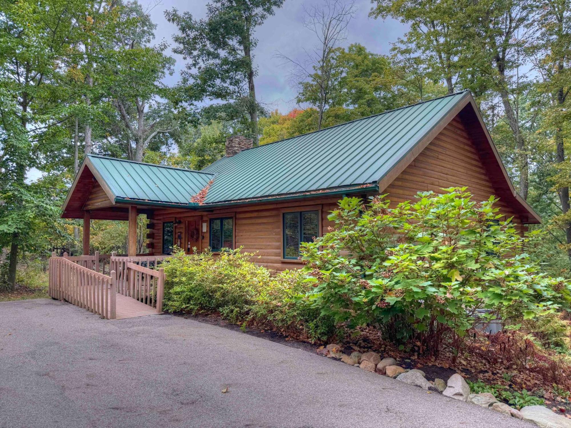 Ferngully Creek Cabins Millersburg Exterior photo