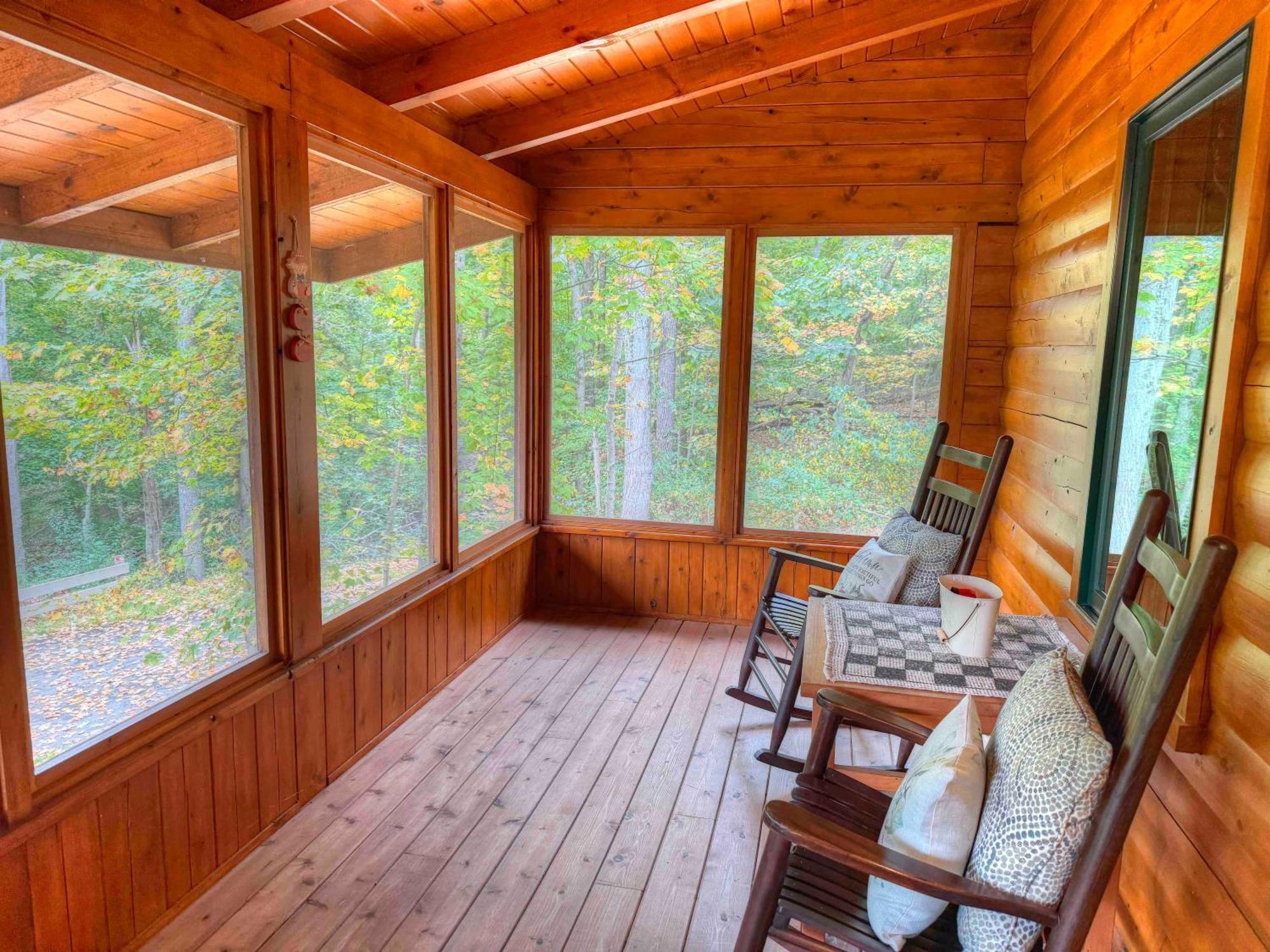 Ferngully Creek Cabins Millersburg Exterior photo