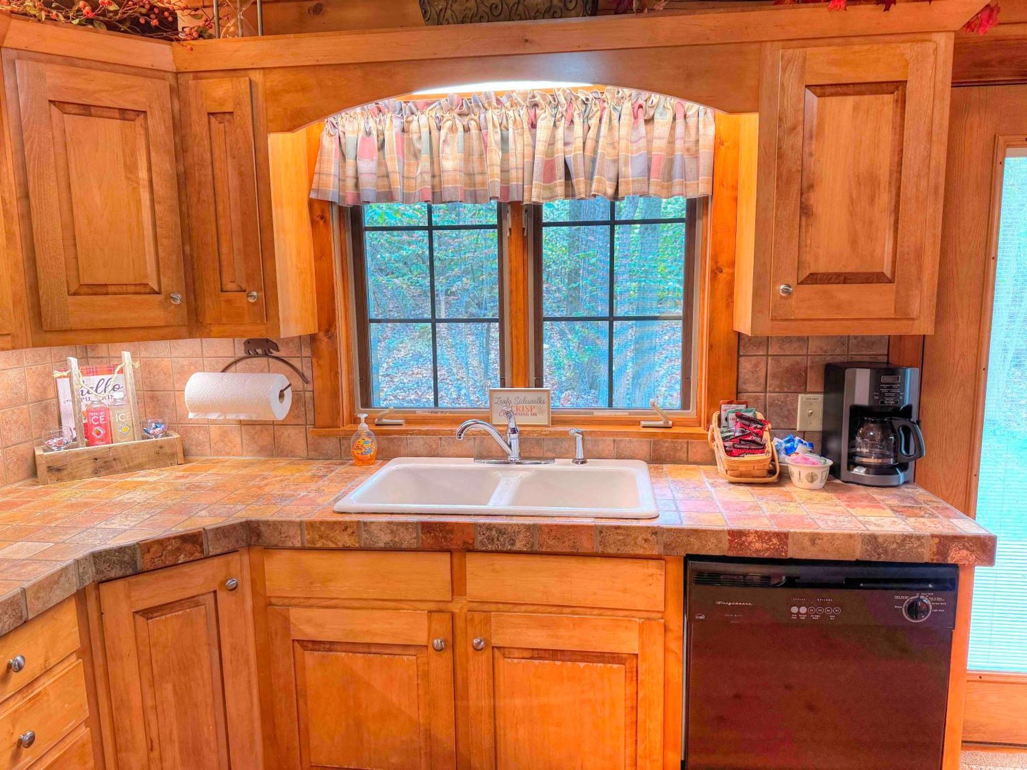 Ferngully Creek Cabins Millersburg Exterior photo